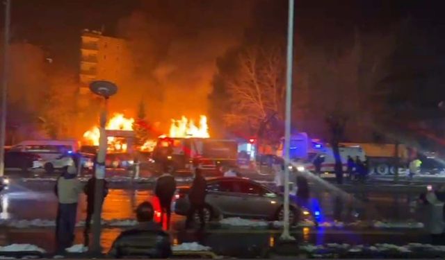 Diyarbakır’da kafede yangın