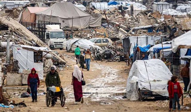 Gazze'de can kaybı 71 bin 551'e yükseldi