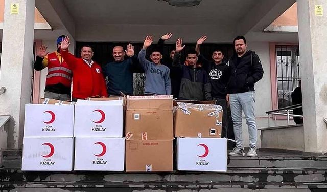 Muradiye’de 16 bin öğrenciye giyim desteği