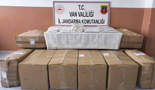 Van'da kaçak bijuteri malzemesi ele geçirildi