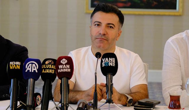 Vanspor Başkanı Erol Temel: Taraftar üzerine düşeni yaptı sıra takımımızda!