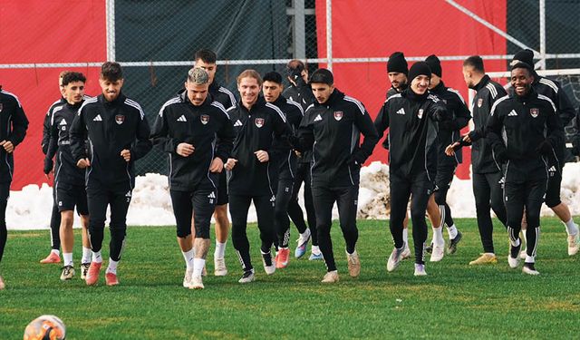 Taraftarlar merakla bekliyordu: Vanspor’un ilk 11’i belli oldu
