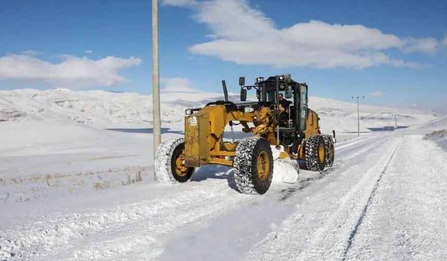 Van’da 40 yerleşim yeri yolu ulaşıma kapalı