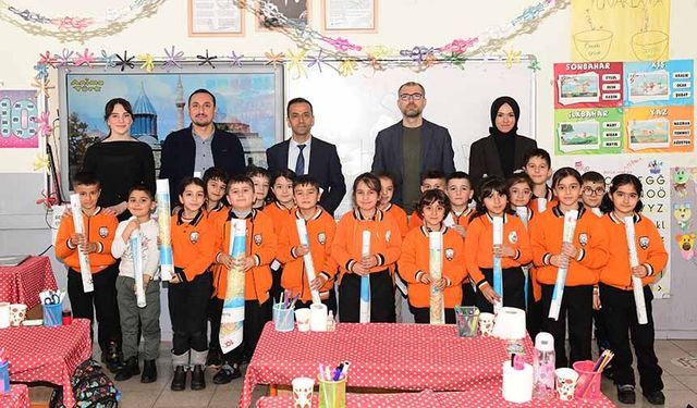 Çatak’ta öğrencilere harita dağıtıldı