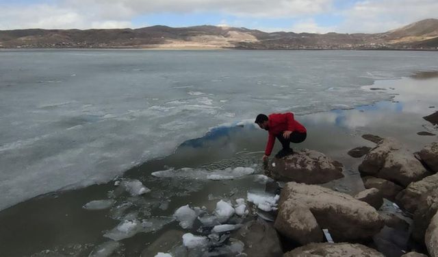 Van'ın 'buz adamı' bu kez doğaya teslim oldu: Adrenalin planı suya düştü