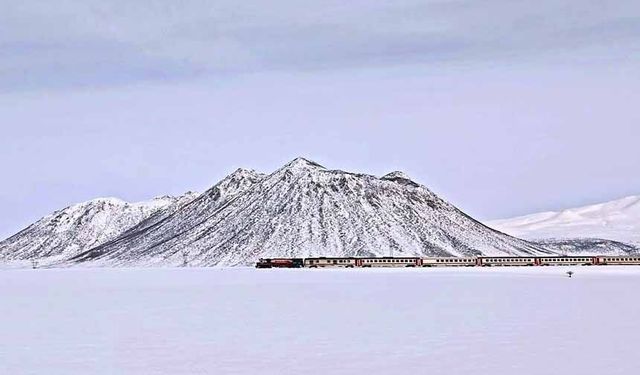 Van Gölü Ekspresi’nin manzarası hayran bıraktı