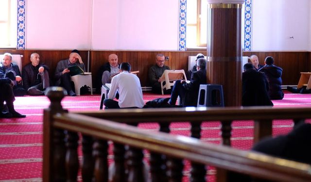 Van'da asırlık mukabele geleneği devam ediyor