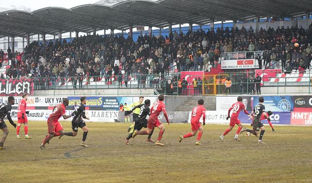 Vanspor sahasında Çorum FK’yi ağırlıyor