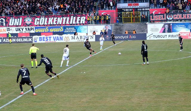 Vanspor evinde mağlup!