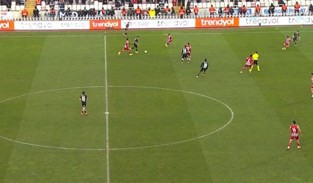 Sivas’ta gol düellosu! Van Spor'dan müthiş dönüş