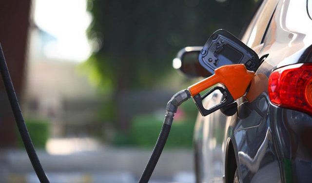 Sürücülerin aklı karıştı! Önce indirim sonra zam