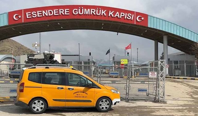 Esendere Sınır Kapısı’nda sessiz bekleyiş sürüyor