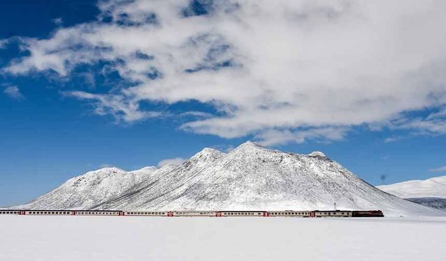 Van Gölü Ekspresi görsel şölen sunuyor