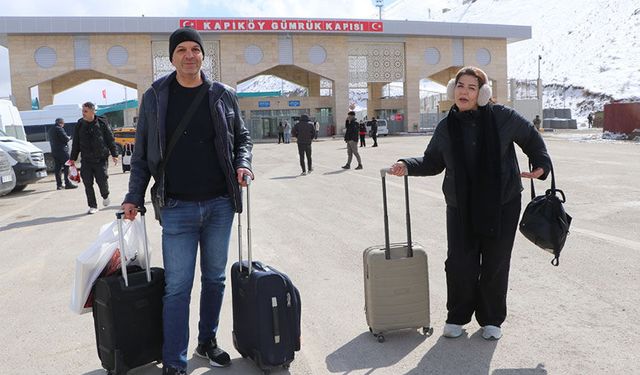 İranlılar sınırda barış mesajları verdi