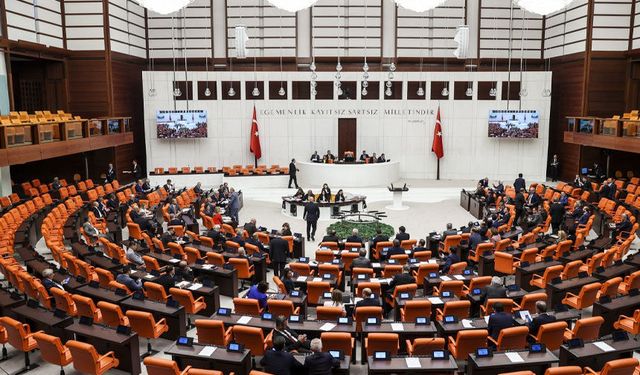 Sosyal medya ve doğum iznine yönelik düzenlemeler Meclis'te