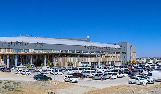 Van Eğitim ve Araştırma Hastanesinde park sorunu!