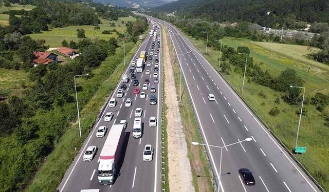 Emniyetten bayram trafiği öncesi sürücülere uyarı