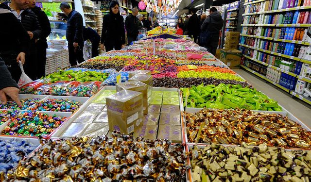 Van’da bayram şekerleri tezgâhlarda