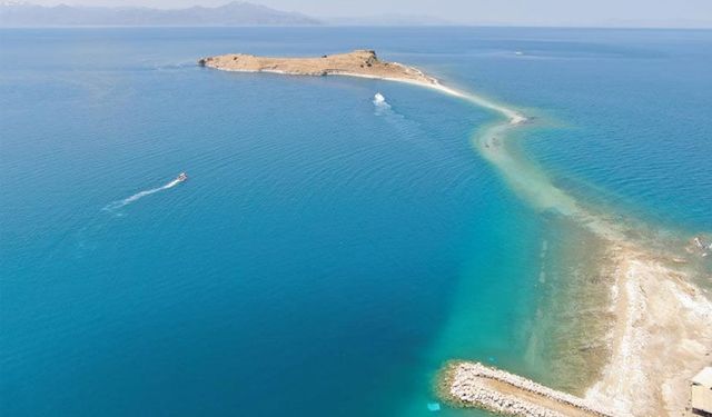 Van Gölü'nün altında dev bir yaşam döngüsü var! Derinliğinde büyük sırlar saklı...