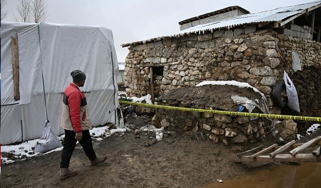 AFAD, Van'daki 5,2 büyüklüğündeki depremin ön değerlendirme raporunu açıkladı