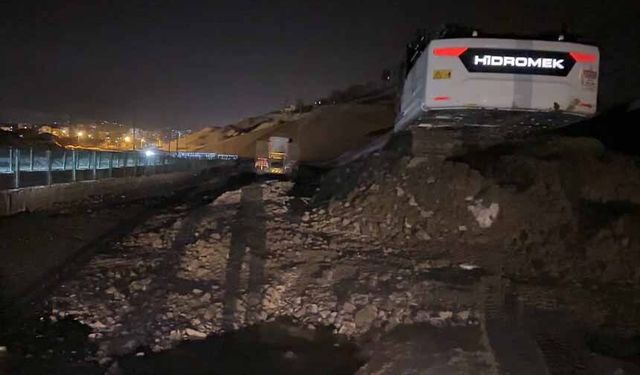 Yüksekova'da heyelan