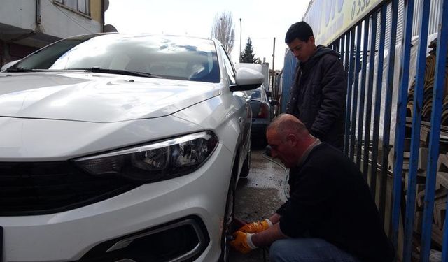 Van'da yaz lastiği mesaisi başladı