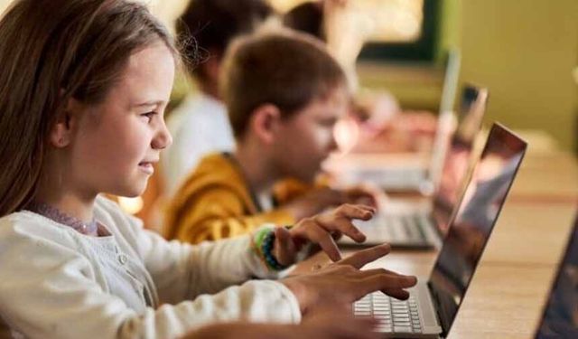 Uzmanlardan sosyal medyadaki zararlı içerikler için uyarı!