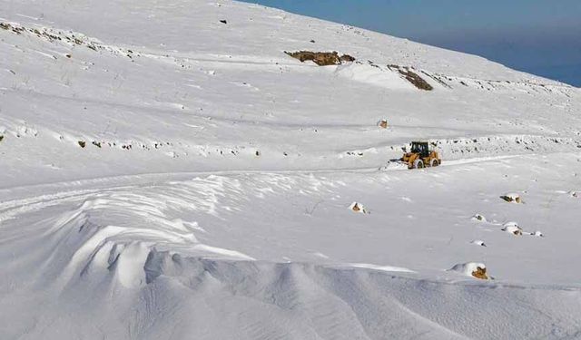 Bahçesaray-Hizan yolu geçici olarak ulaşıma kapatıldı