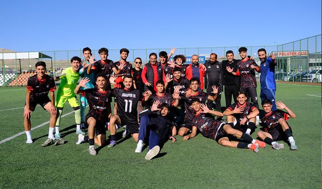 Vanspor altyapısından büyük başarı! 4 takım Türkiye finallerinde