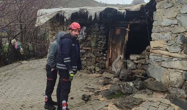 Van’da kümes ve tandır olarak kullanılan yapı çöktü
