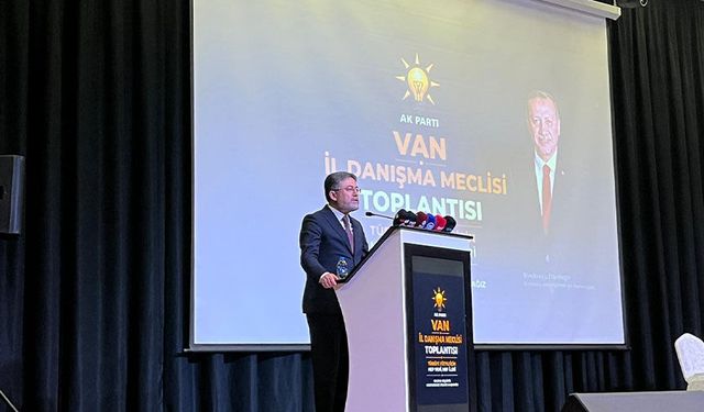 Bakan Yumaklı Van’daki toplantıya katıldı: Van’da güçlü bir duruş sergileniyor