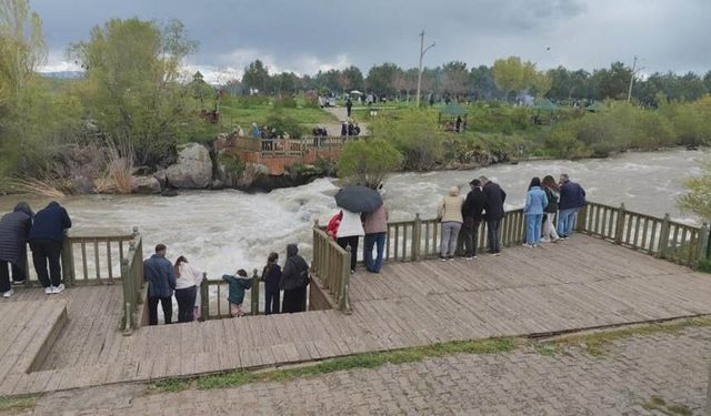 Soğuk hava göçü erteledi! İnci kefalini görmeye gelenler eli boş ayrıldı