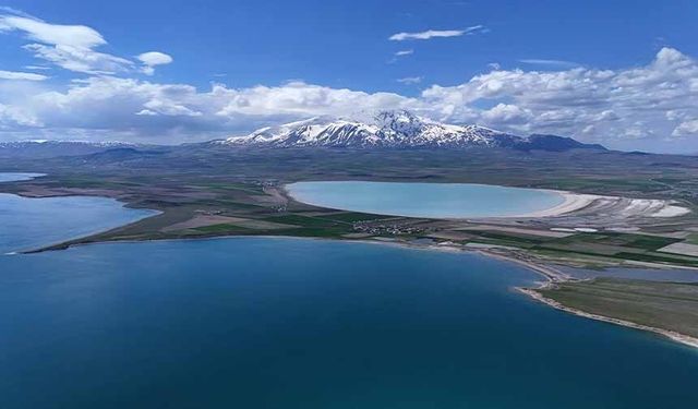 Van Gölü ve Arin Gölü aynı kadrajda görüntülendi