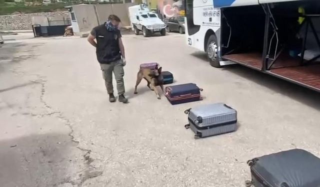 Kıyafetlerine emdirilmiş 12.5 kilo metamfetamin ele geçirildi