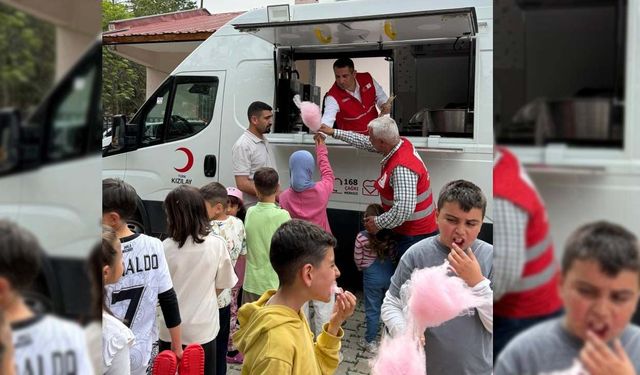 Kızılay Muradiye'de miniklerin yüzünü güldürdü!
