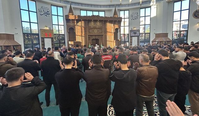 Van'da Kurban Bayramı namazı coşkusu