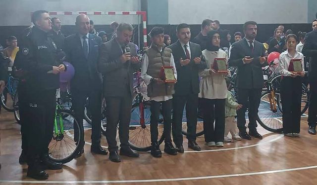 Özalp'te ‘Ramazanla Öğreniyorum' projesinin ödül töreni yapıldı