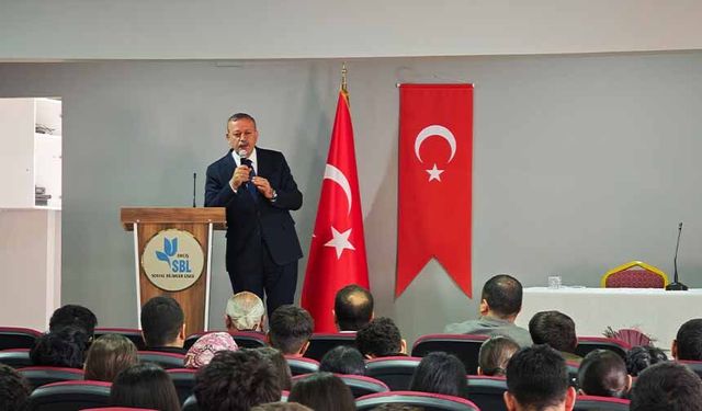 Rektör Elmastaş’tan Ercişli öğrencilerle kariyer planlaması söyleşisi