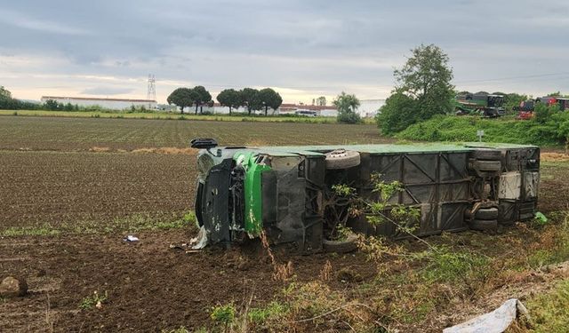 Tur otobüsü devrildi, 46 kişi yaralandı