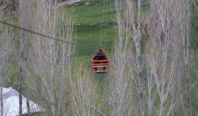 Karadeniz'de gördü, Van'da uyguladı: Bahçesine 40 dakika yerine 40 saniyede ulaşıyor