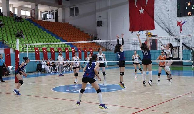 Yıldız Kızlar Voleybol Türkiye Yarı Finalleri tamamlandı