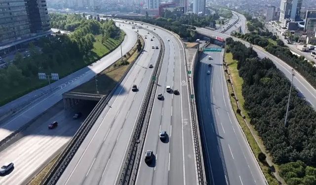 Bayramın ikinci gününde de yollar boş kaldı