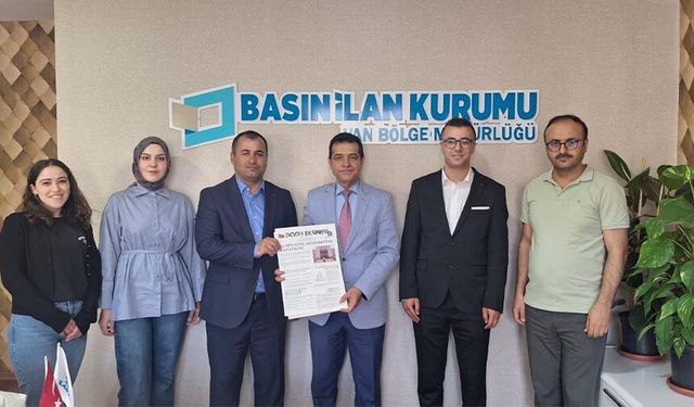 Van’da 2054 yılının gazetesi basıldı! Ödüllü gazete BİK’e sunuldu