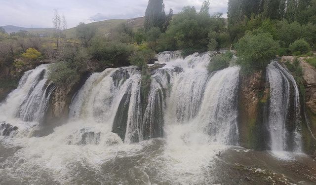 Gazeteciler Van’ın güzelliklerini fotoğrafladı