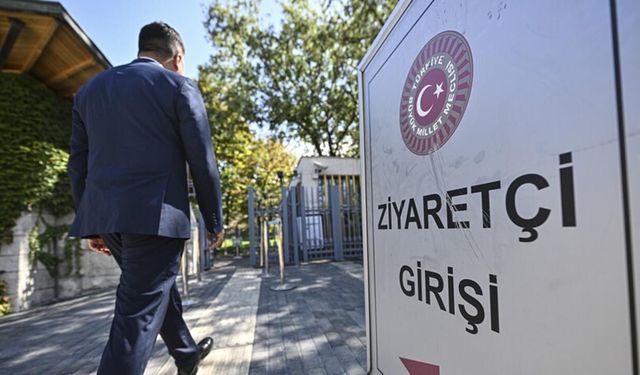 Mecliste siyasi partilere ziyaretçi hatırlatması
