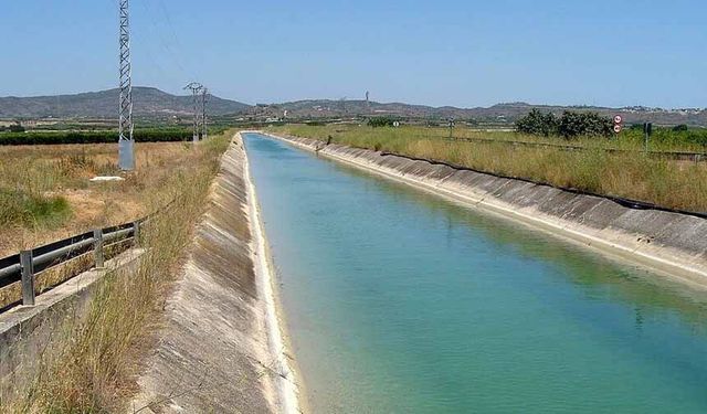 Vanlı 2,5 yaşındaki çocuk sulama kanalına düştü