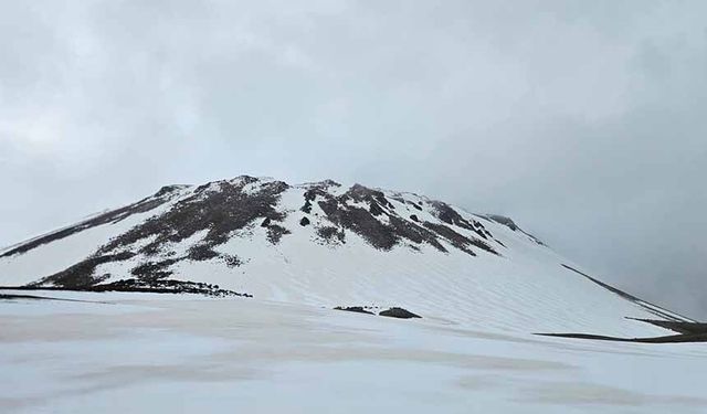 Süphan Dağı'na başarılı solo tırmanış