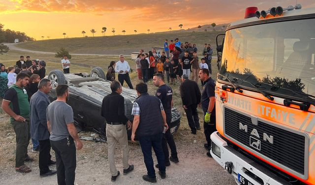 Van'da kontrolden çıkan otomobil ters döndü: Sürücü yaralandı