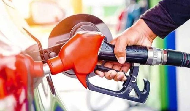 Akaryakıtta yeni zirve! Motorin fiyatı 84 TL sınırında