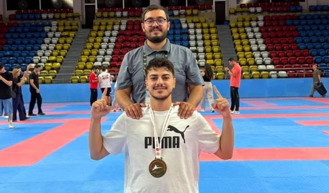 Vanlı boksör Alim Yönten Türkiye şampiyonu oldu